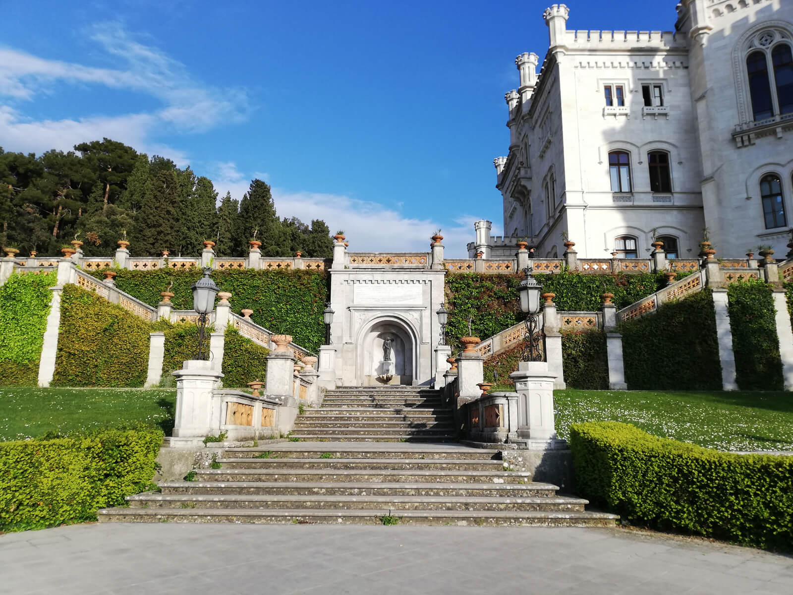 Dvorac Miramare Trst Italija Travel Blog