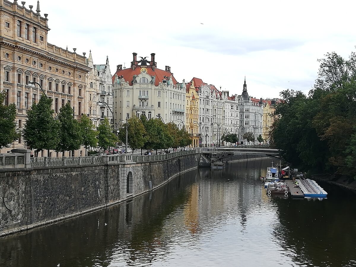 Prag Šetnja Pored Reke Blog za Putovanja