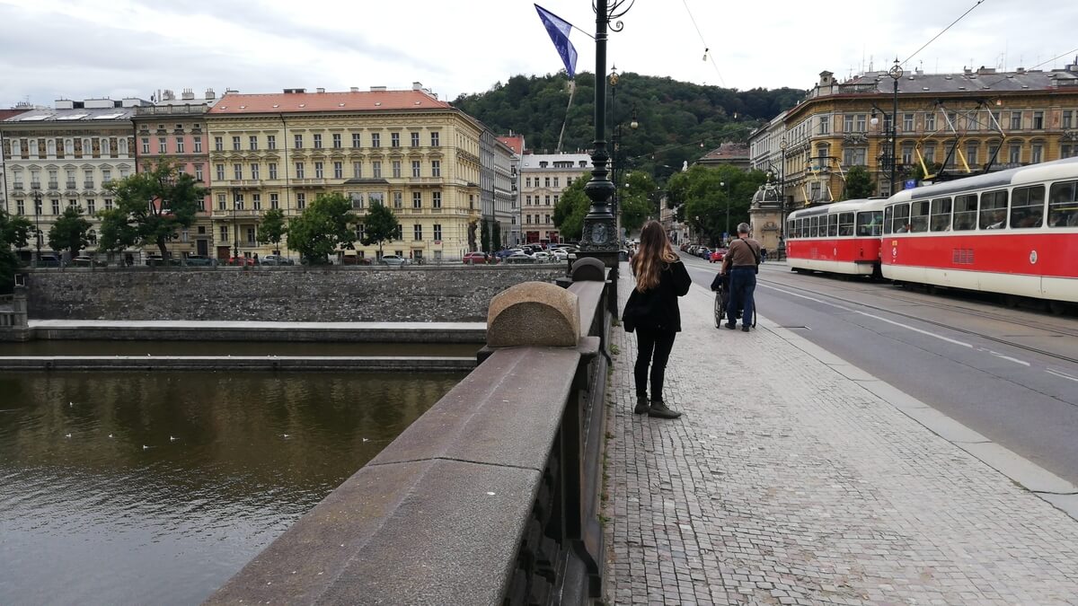 Prag Šetnja Pored Reke Blog za Putovanja