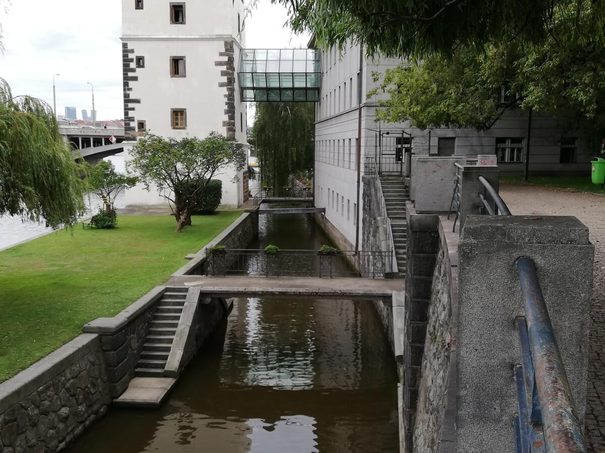 Prag Šetnja Pored Reke Blog za Putovanja