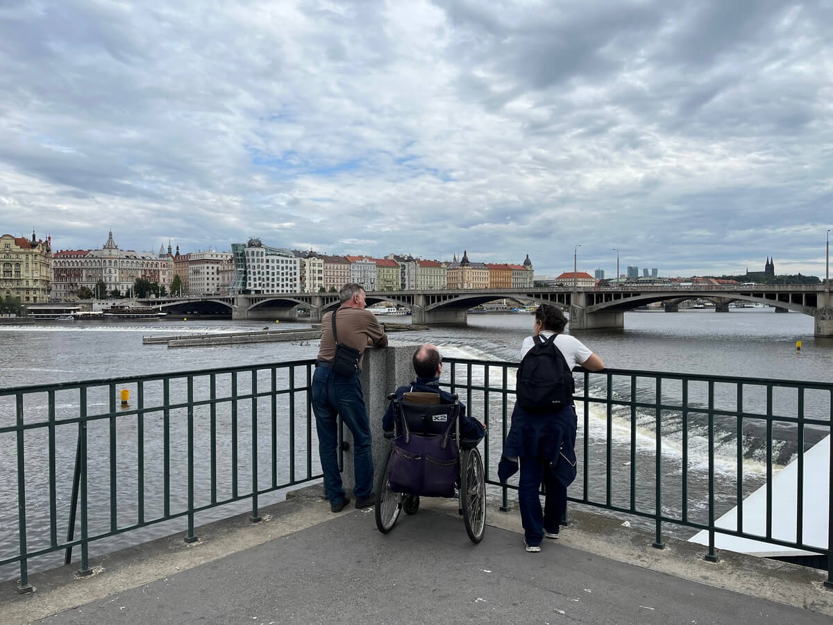 Prag Šetnja Pored Reke Blog za Putovanja