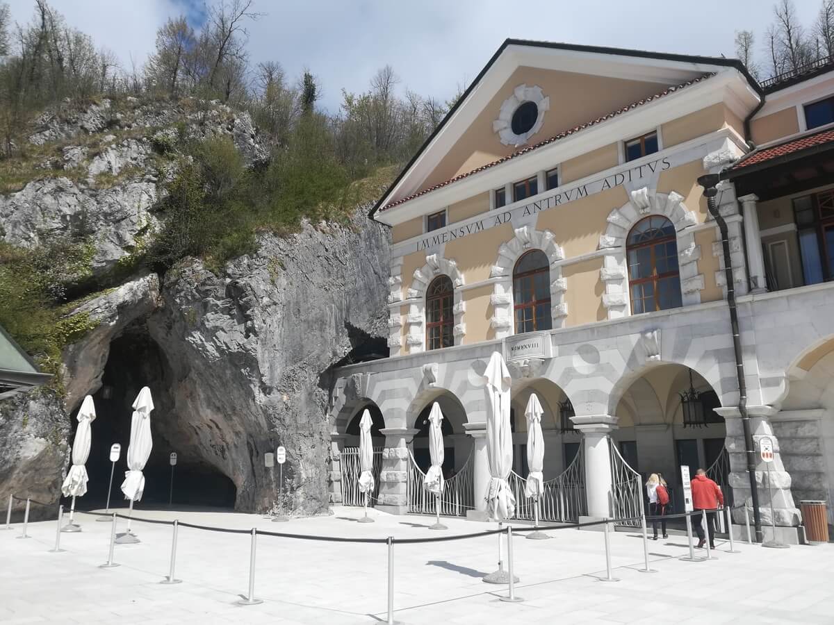 Slovenija Postojna Blog za putovanja